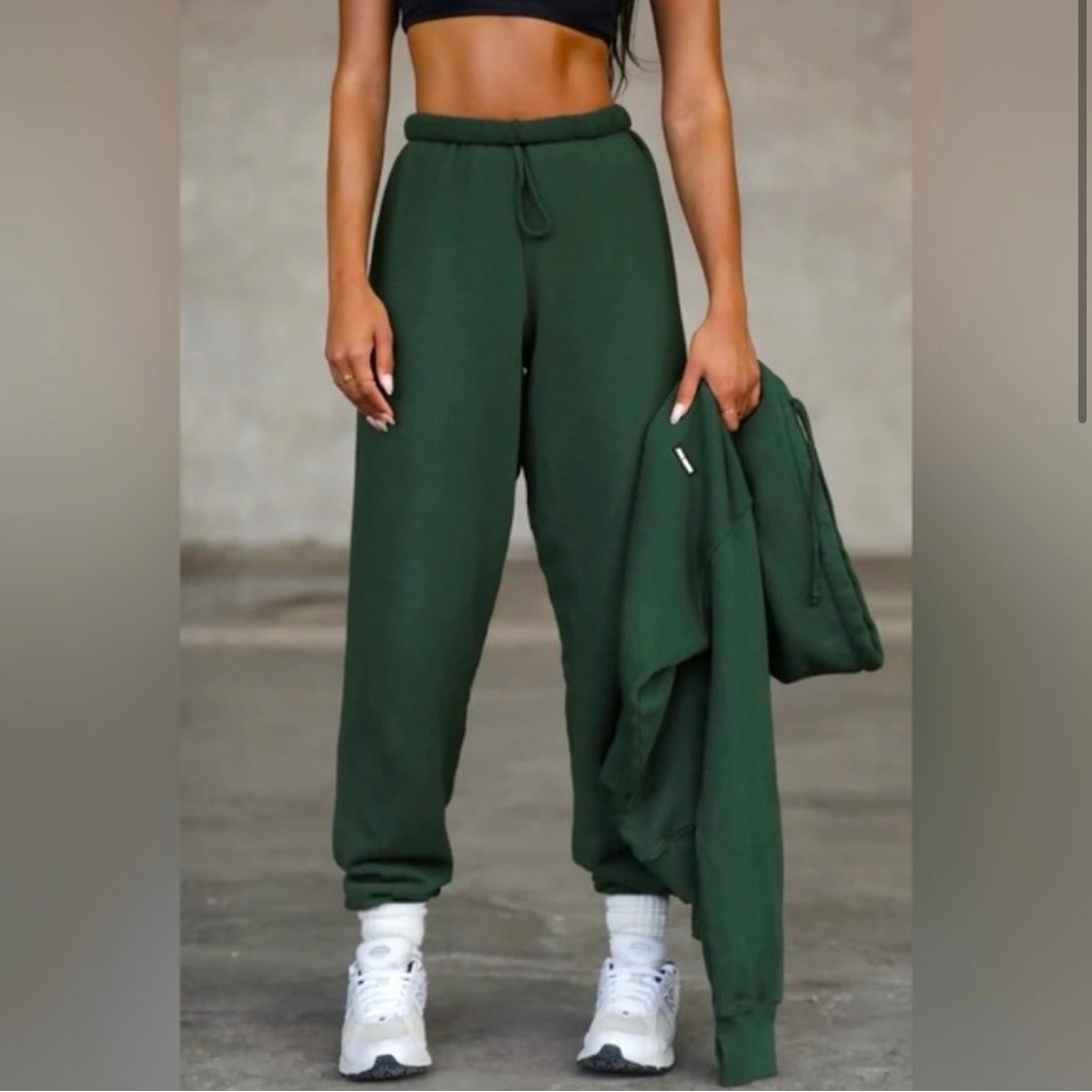 JOAH BROWN like new forest green sweats